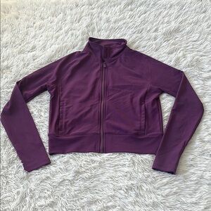 Move Theology Women's Purple Athletic cropped Jacket size Medium Nwot